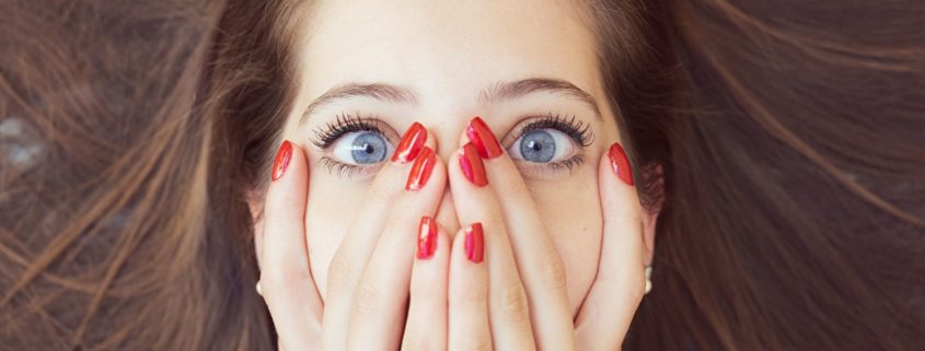 Fingers_Hands_Manicure_Hair_Brown